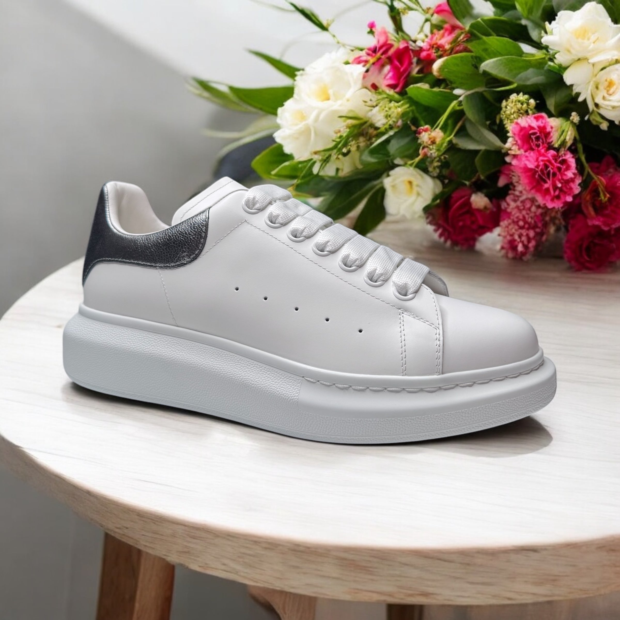 Alexander McQueen Sneakers 40/10 | Bold Street Style