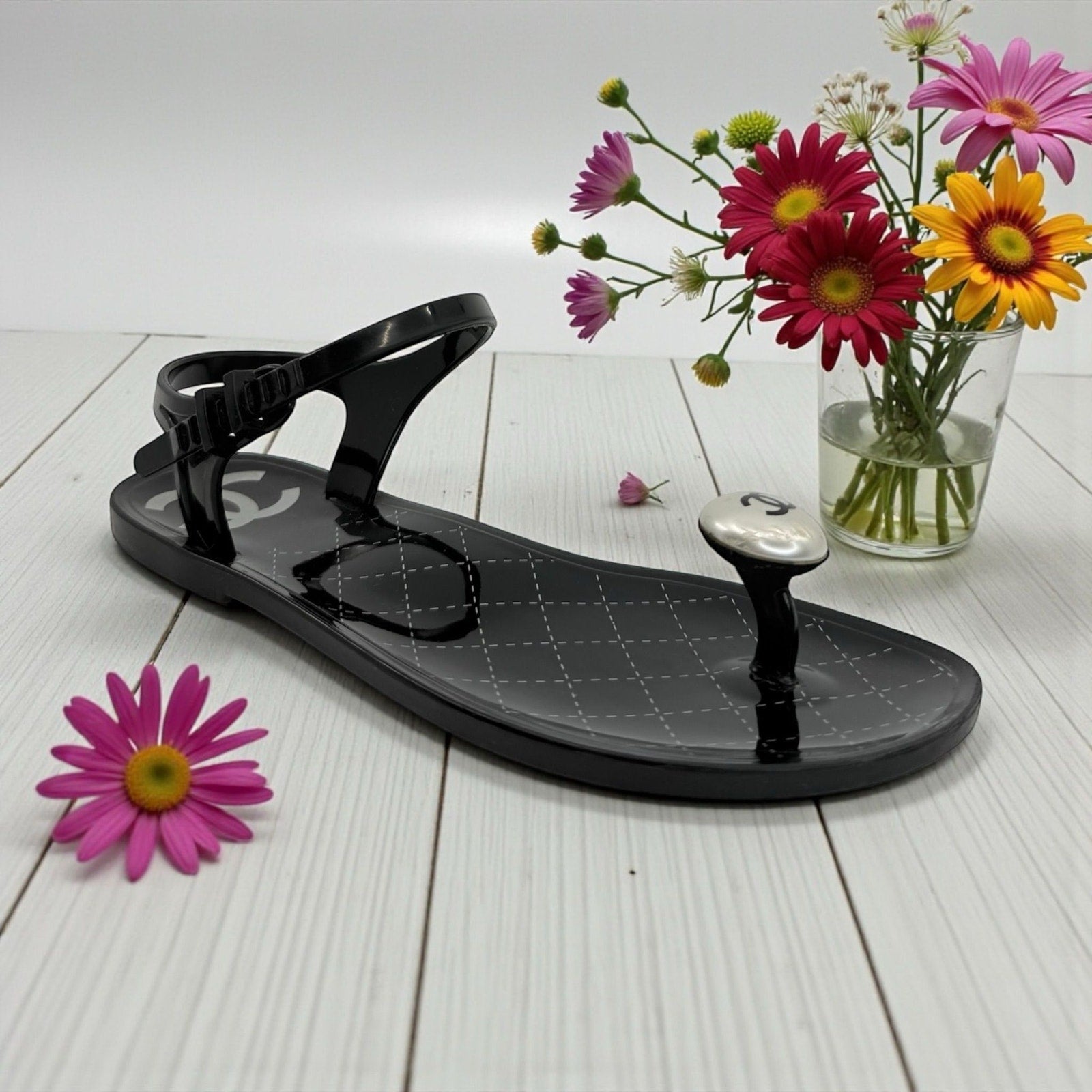 Chanel Pearl Jelly Sandals (35/5)