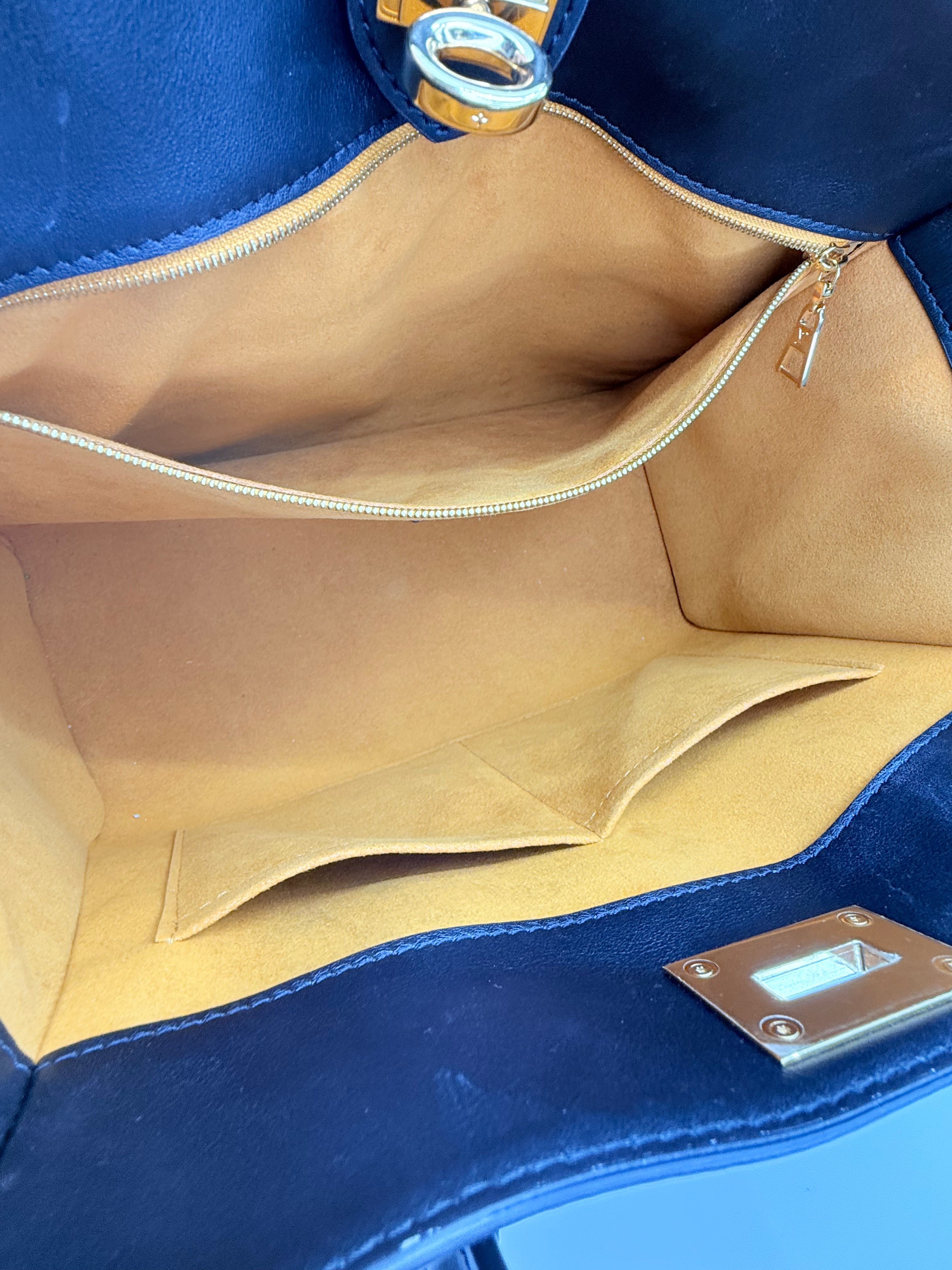 Louis Vuitton On My Side MM