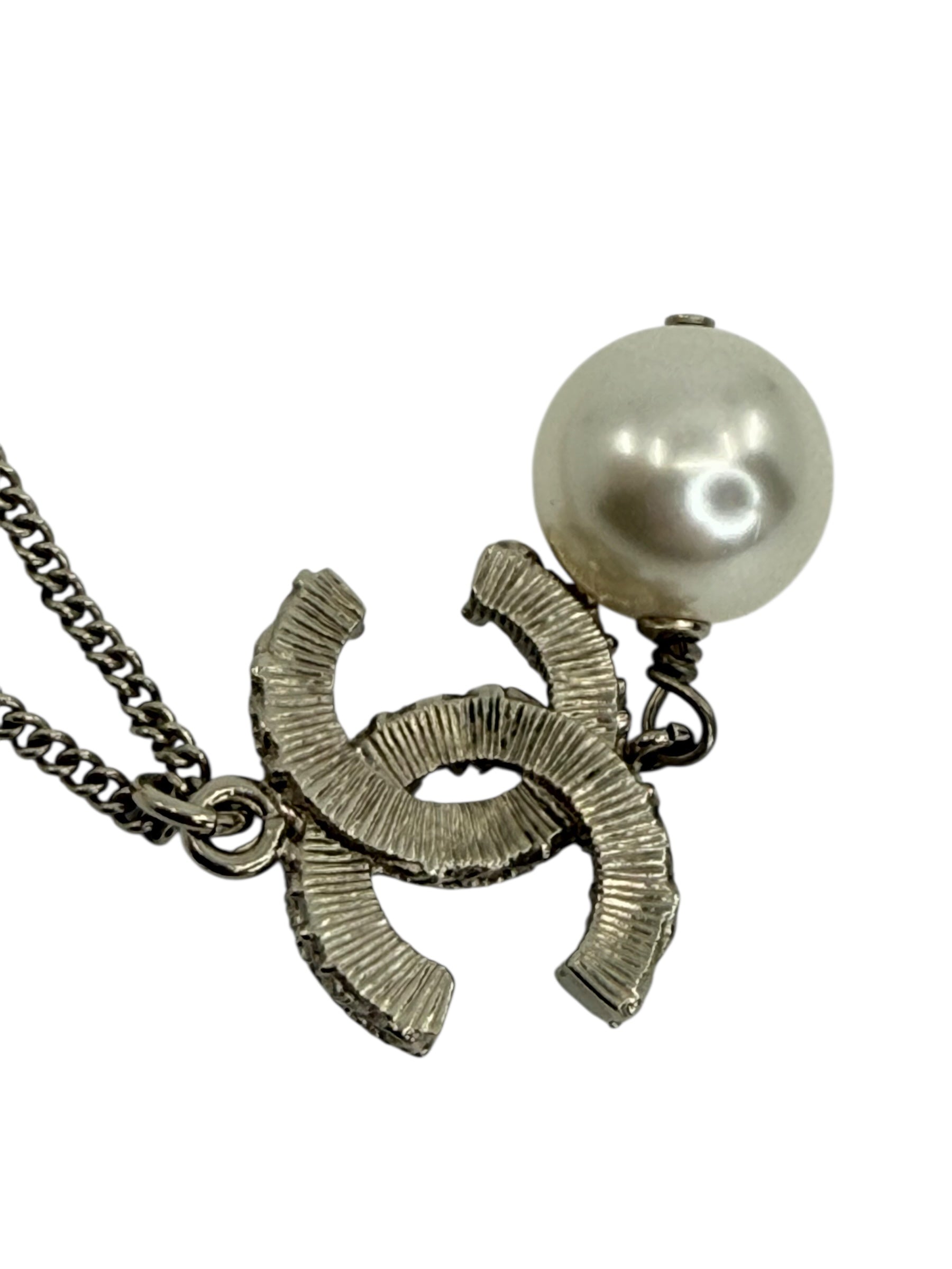 Chanel Fashion CC Pearl Necklace