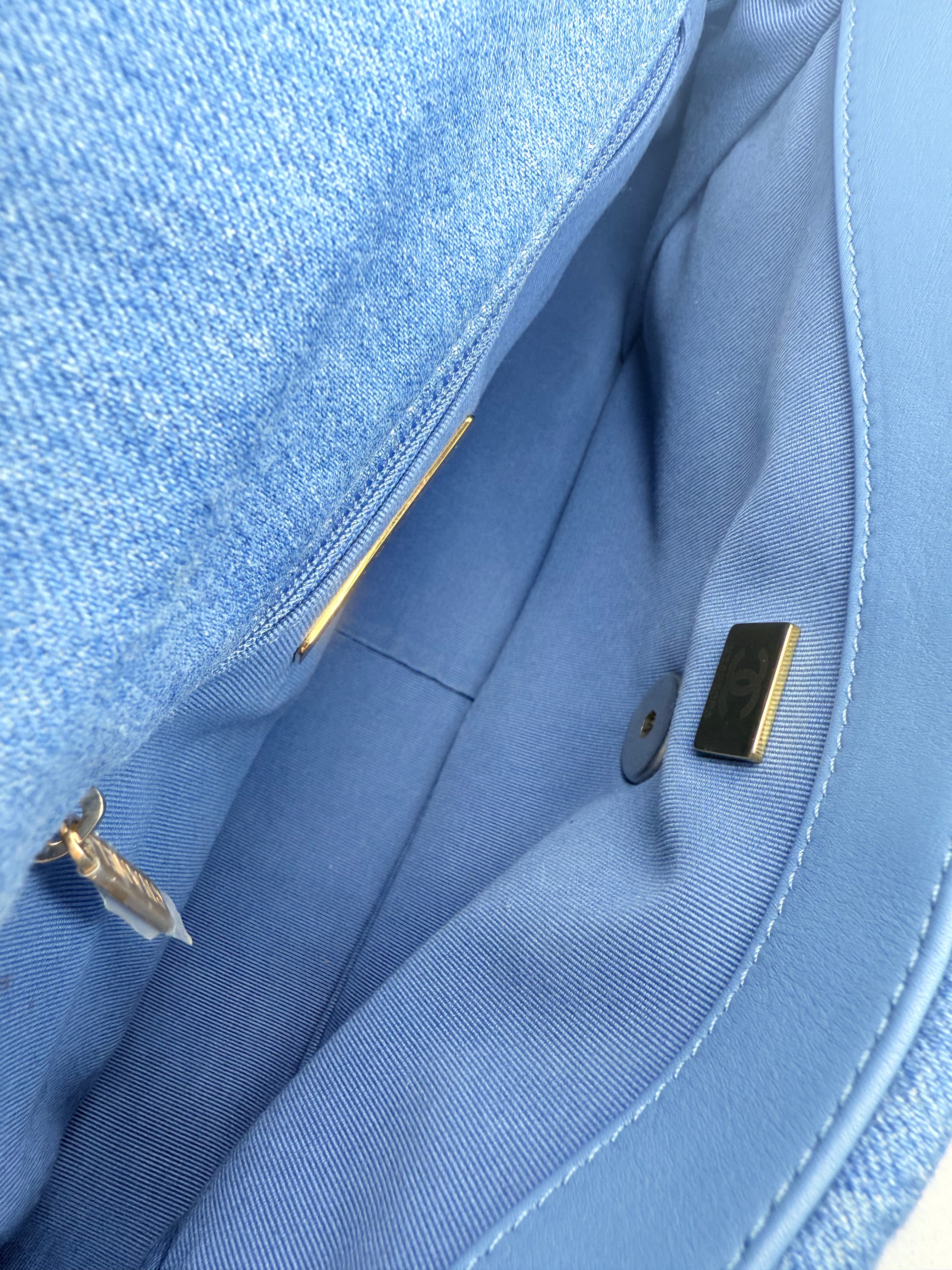 Chanel Denim Medium 19