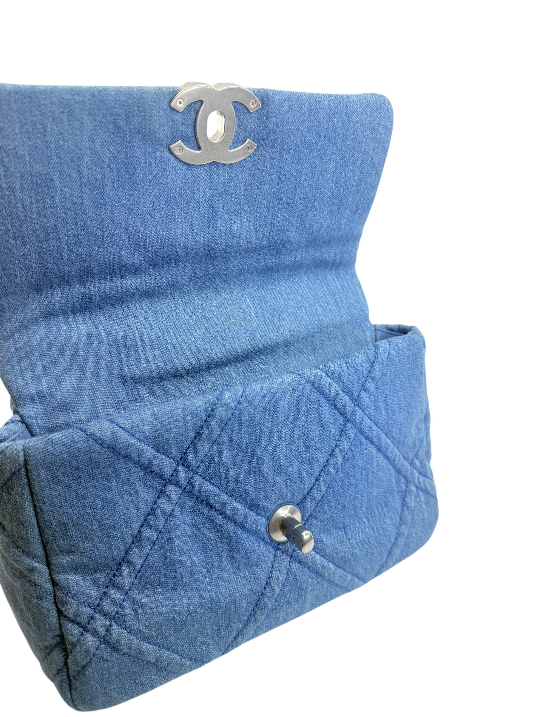 Chanel Denim Medium 19