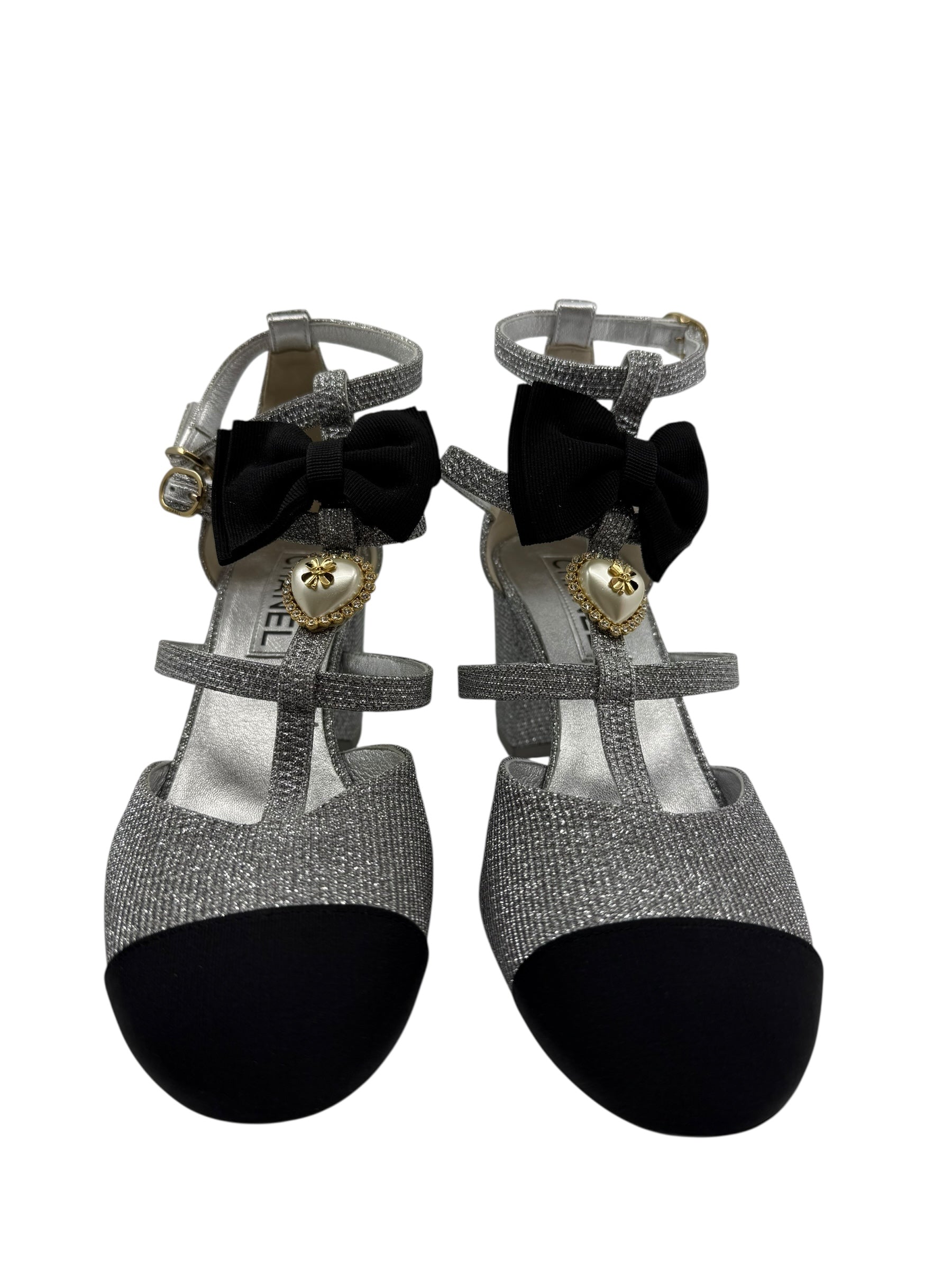 Chanel Mary Janes (38/8)