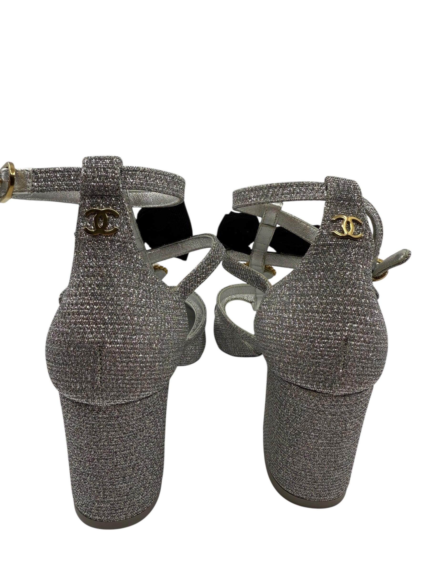 Chanel Mary Janes (38/8)