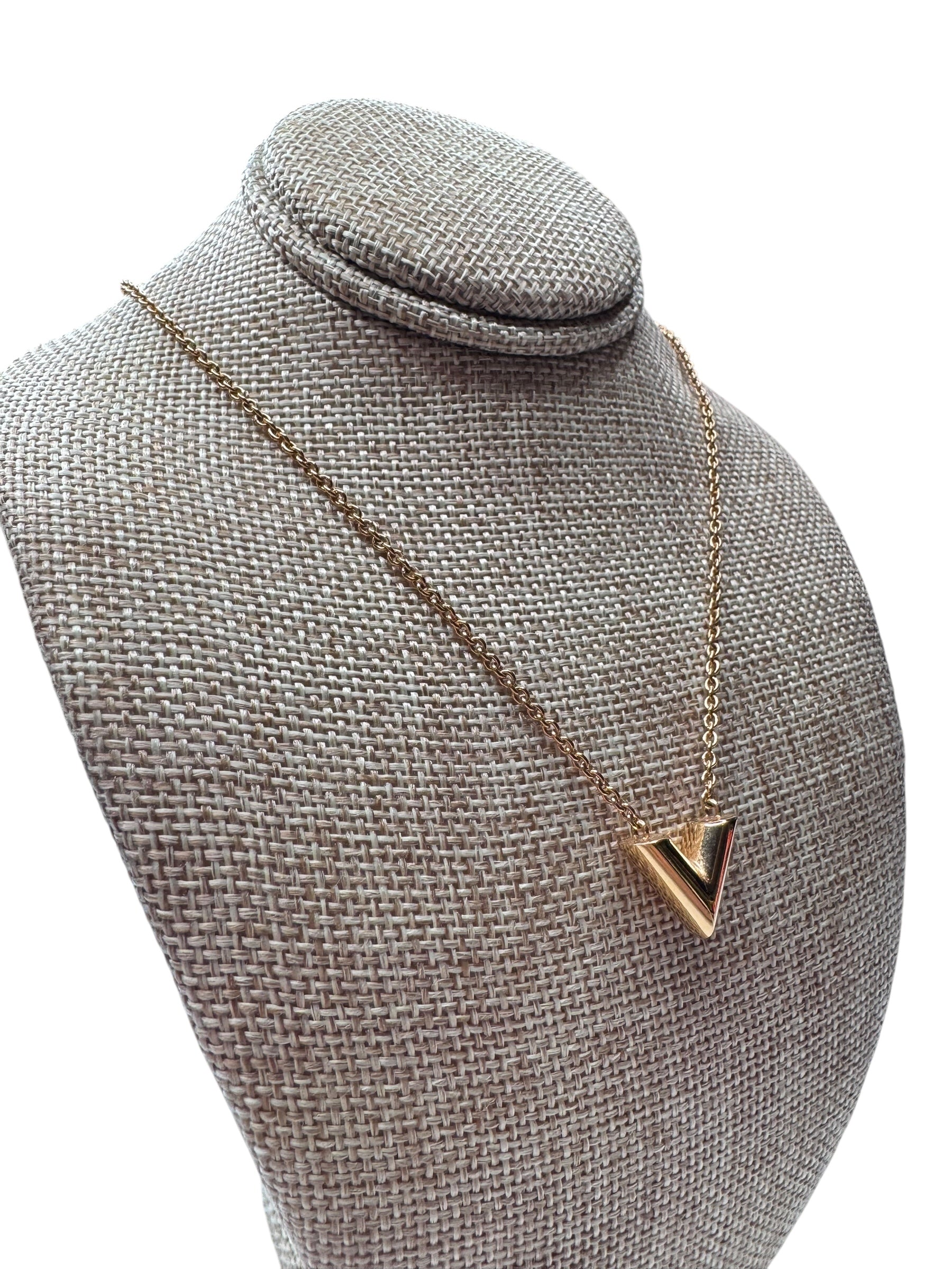 LOUIS VUITTON エッセンシャルV Louis Vuitton Essential V Gold Plated Necklace | The Little Purse