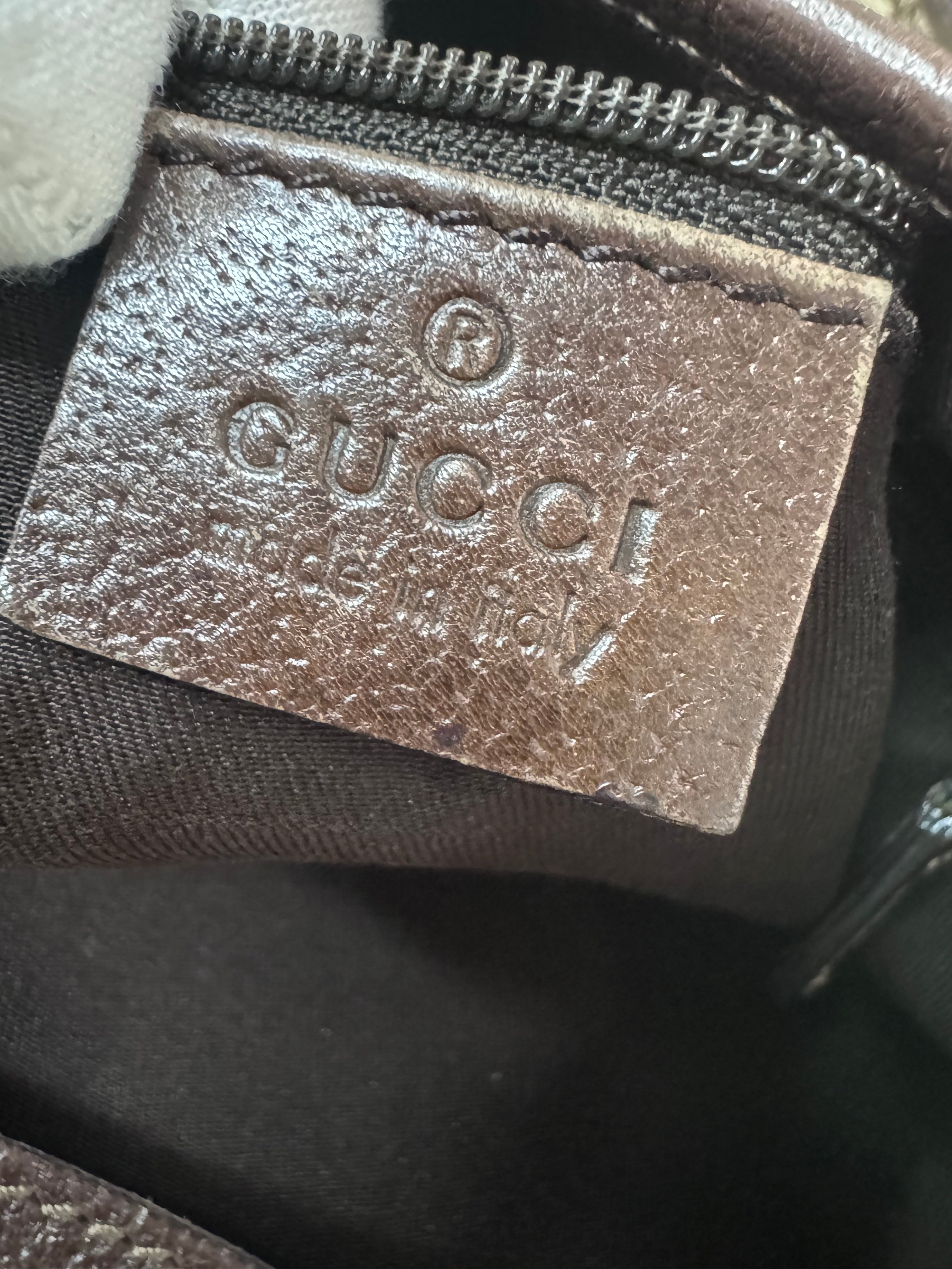 Gucci GG Supreme Abbey Shoulder Bag