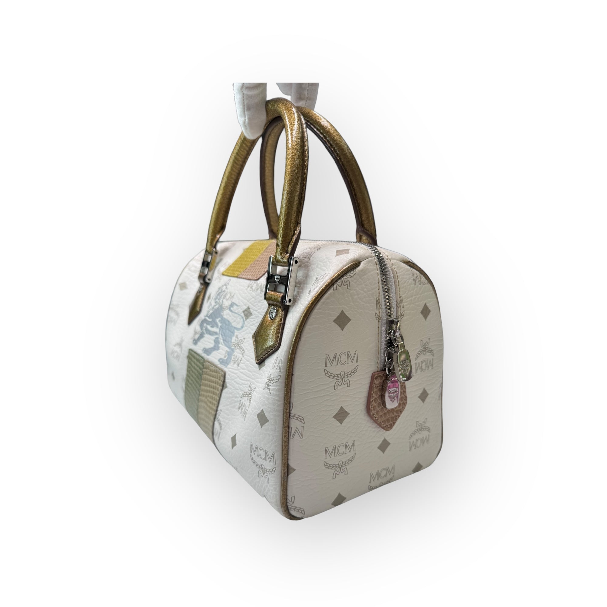 小物 MCM Visetos Princess Lion Leather MCM Visetos Princess Lion Leather Boston Bag (SHG-31992)