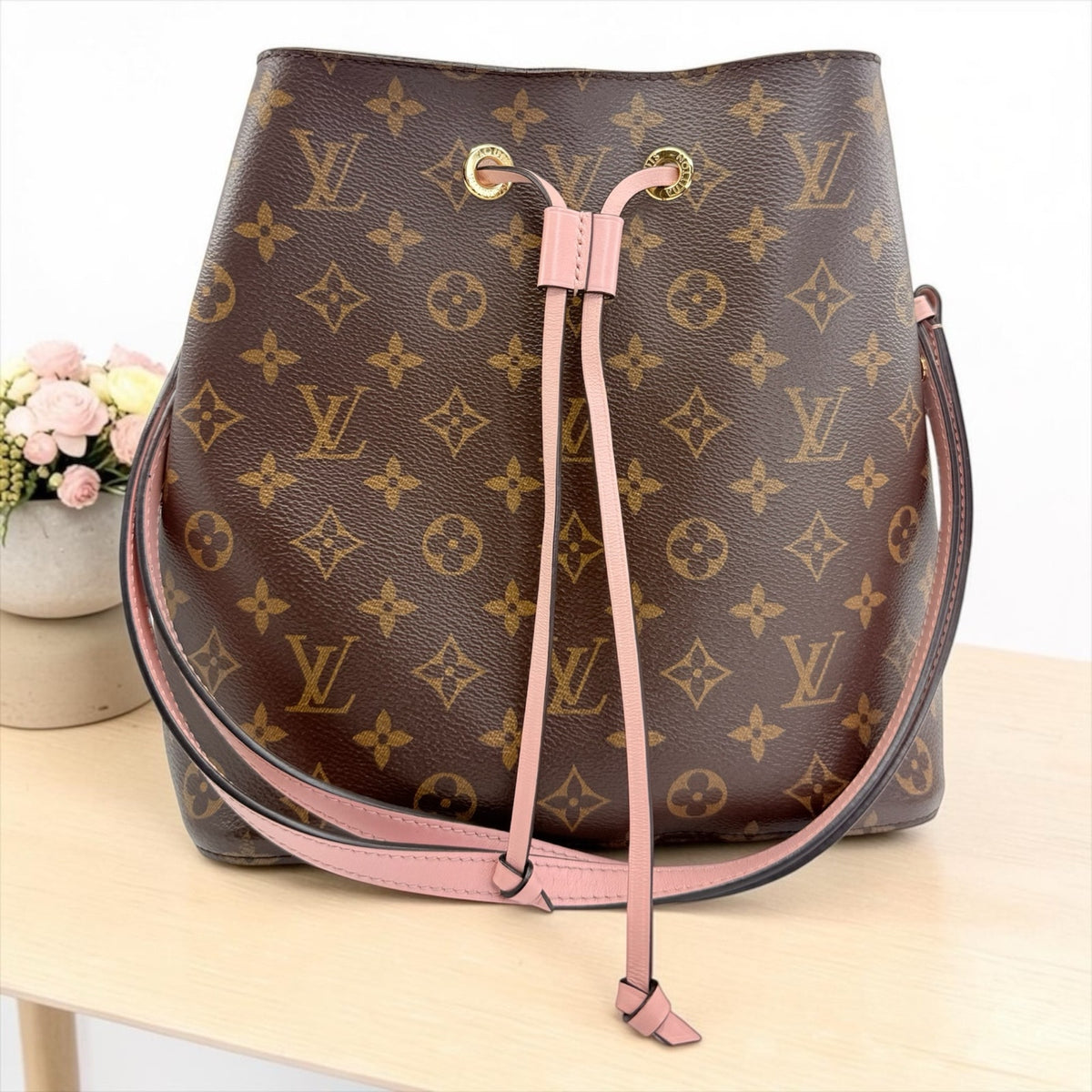 Louis Vuitton Monogram Rose NeoNoe MM
